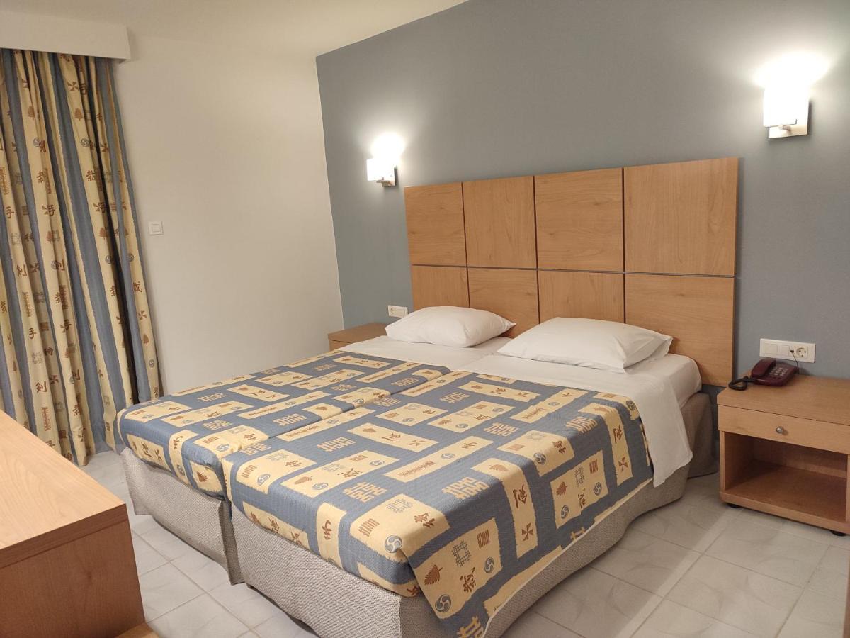 Flisvos Hotel Tolón Eksteriør billede